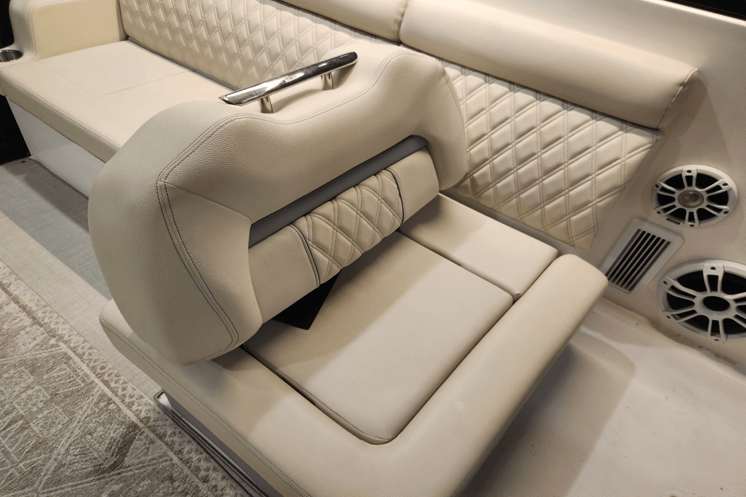 2022 Regal
                                                             36 GC Image Thumbnail #40