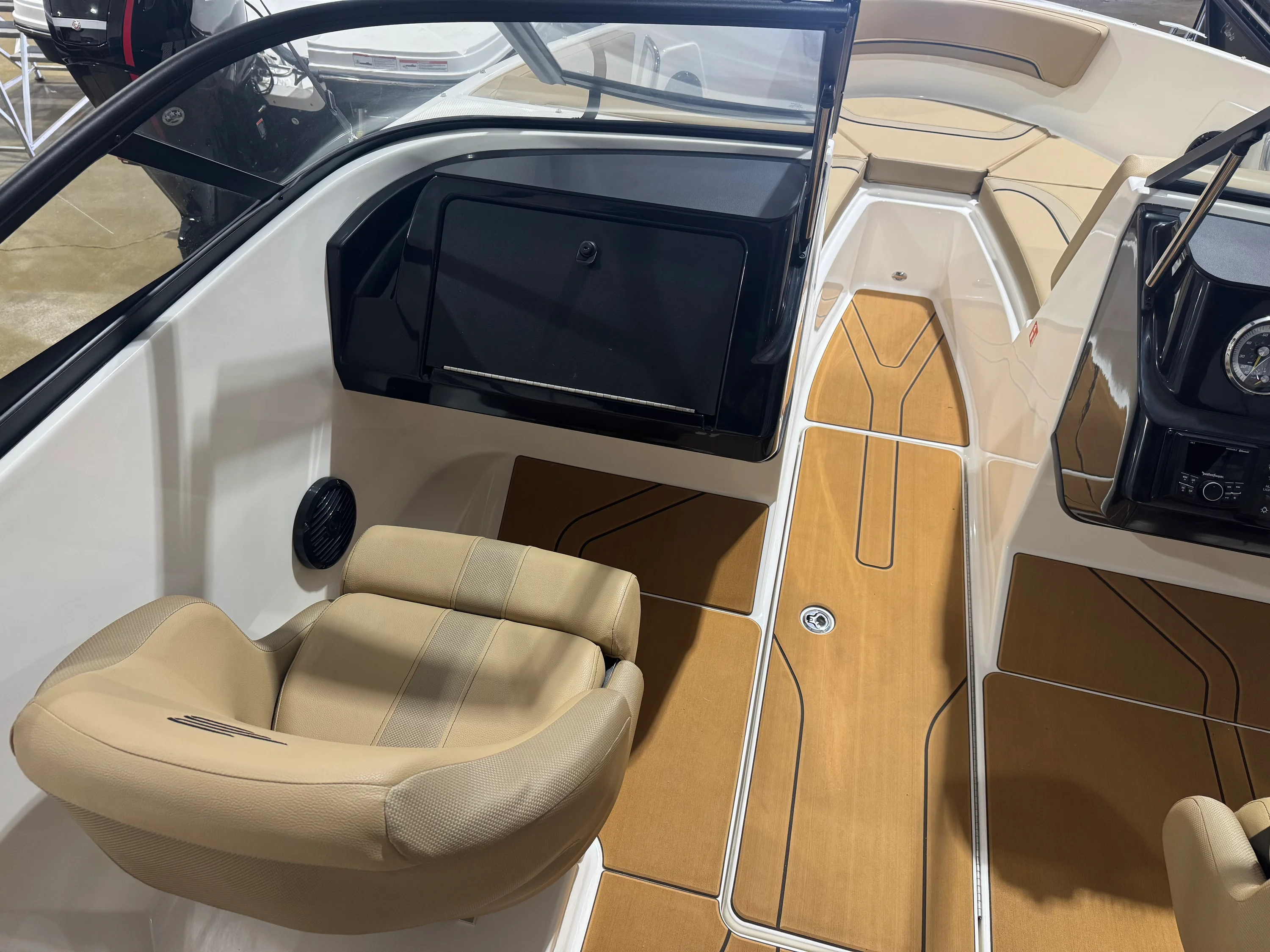 2025 Bayliner V20I Image Thumbnail #9