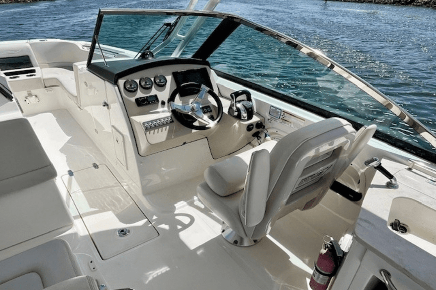 2018 Boston Whaler 270 VANTAGE Image Thumbnail #22