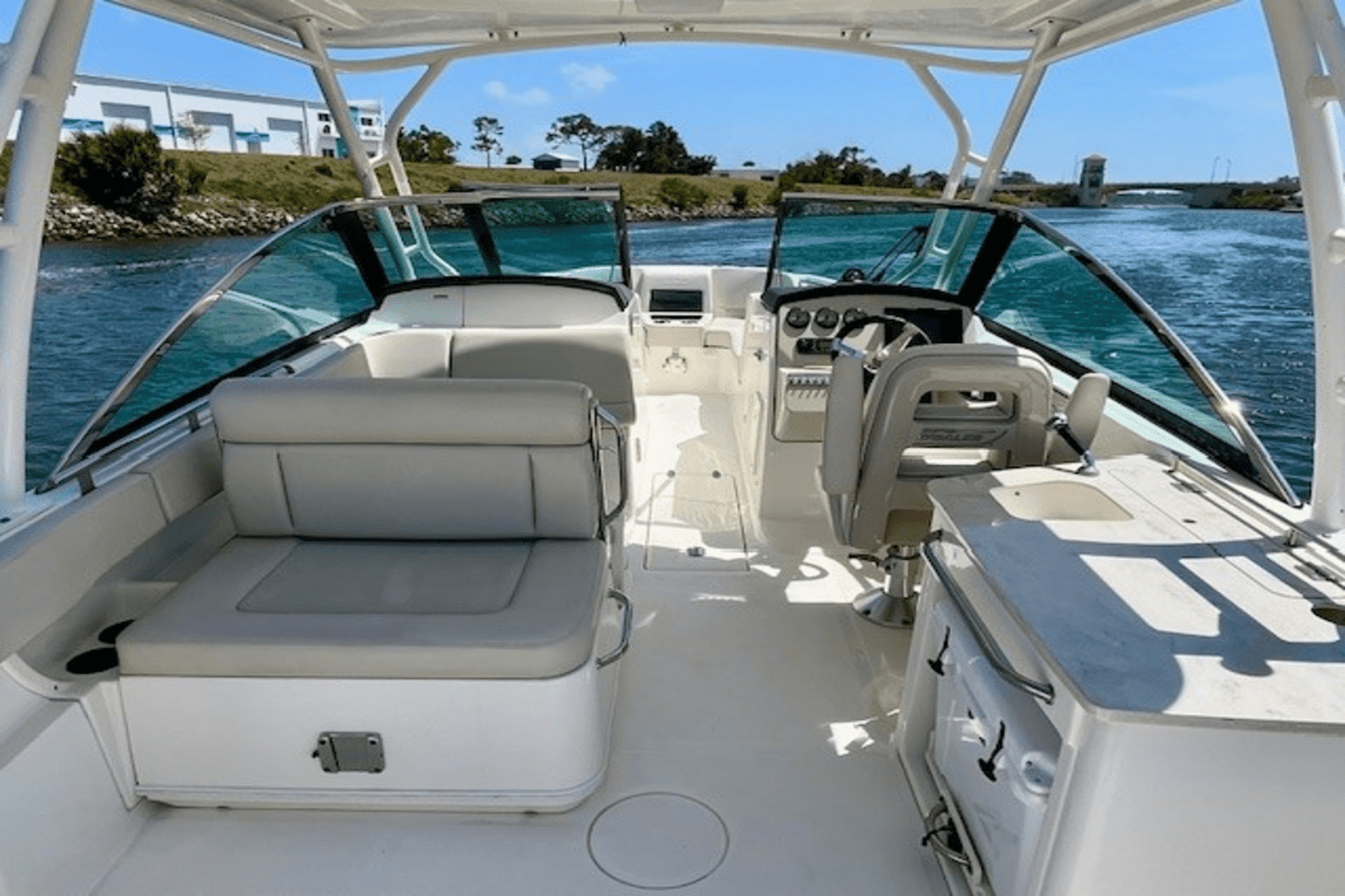 2018 Boston Whaler 270 VANTAGE Image Thumbnail #13