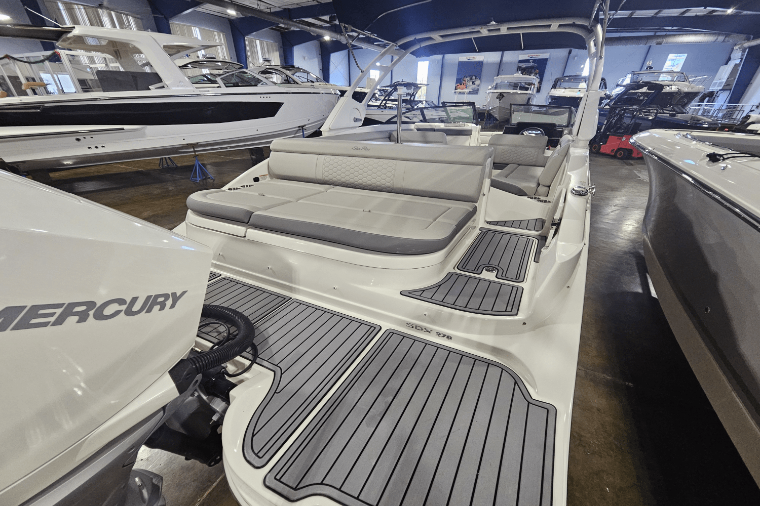 2021 Sea Ray 270 SD-OB Image Thumbnail #4