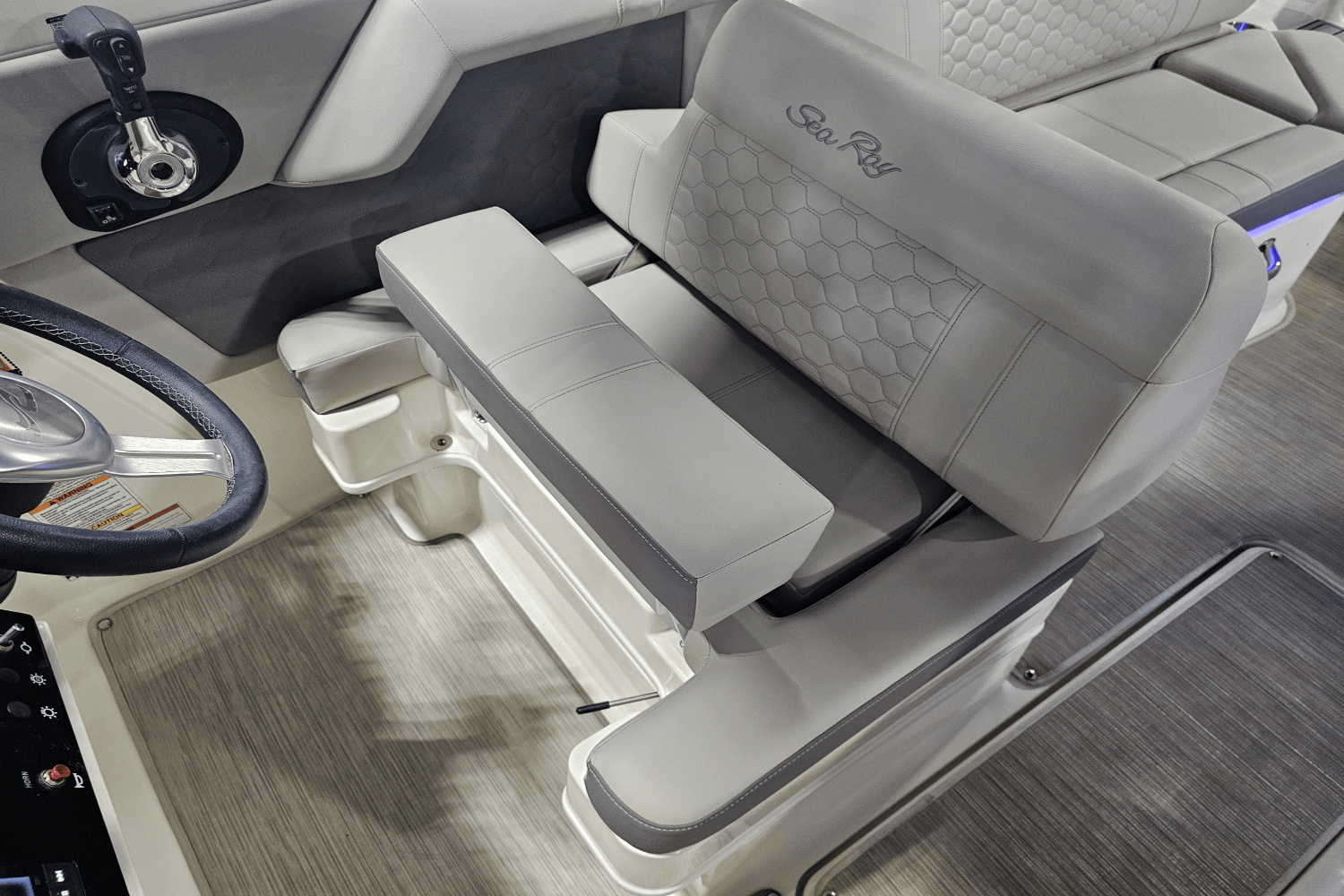 2021 Sea Ray 270 SD-OB Image Thumbnail #13