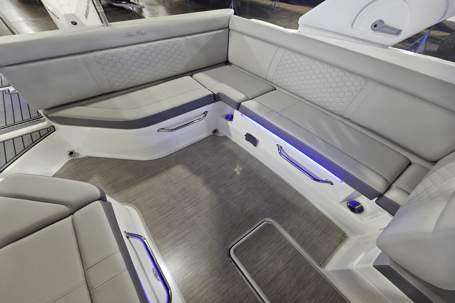 2021 Sea Ray 270 SD-OB Image Thumbnail #11