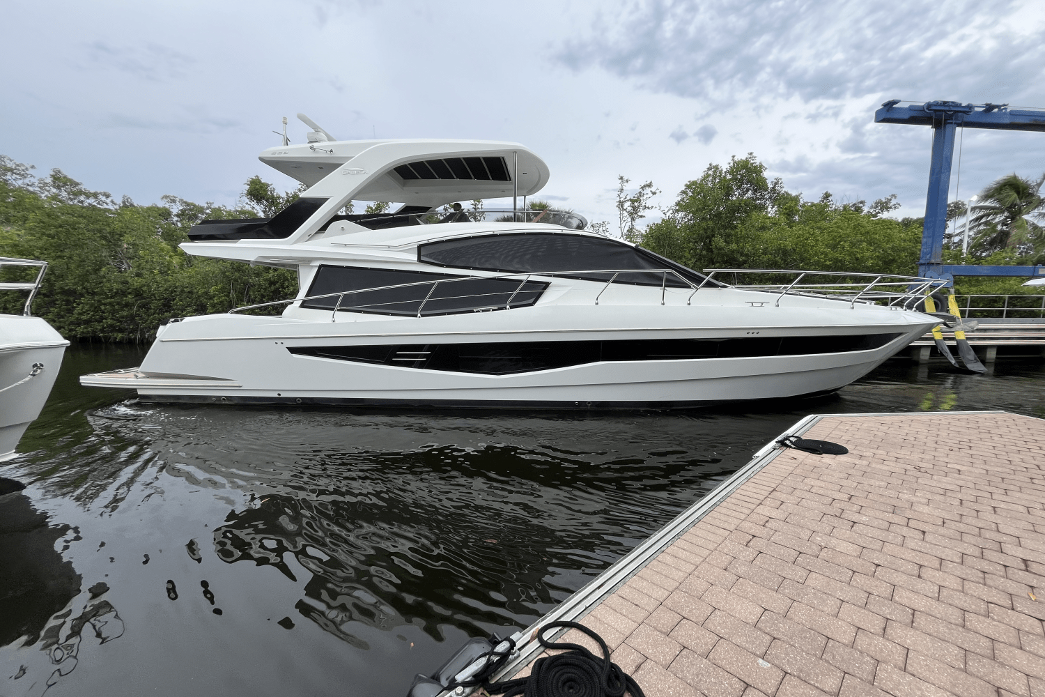 2020 Galeon
                                                             550 FLY Image Thumbnail #7