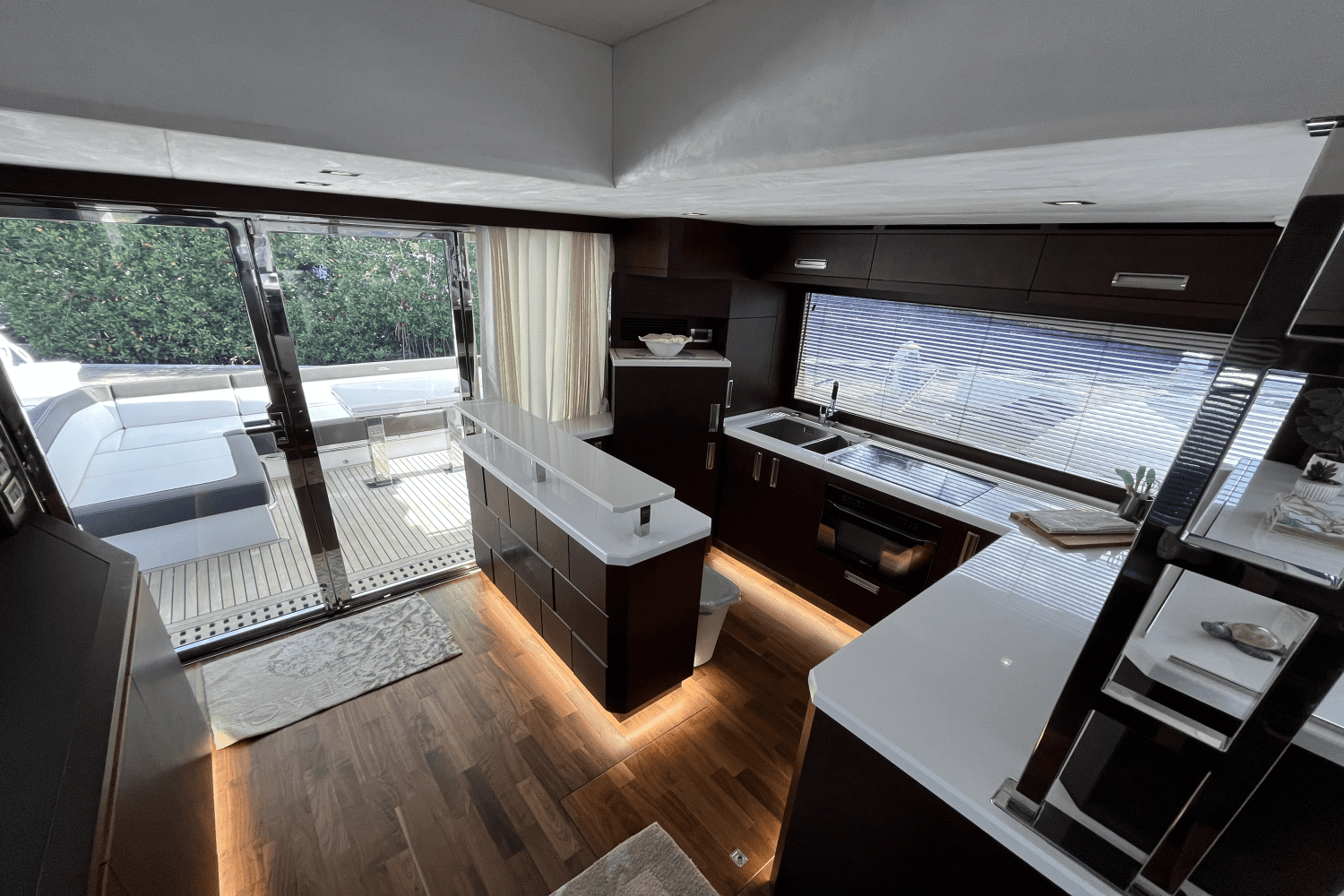 2020 Galeon
                                                             550 FLY Image Thumbnail #21