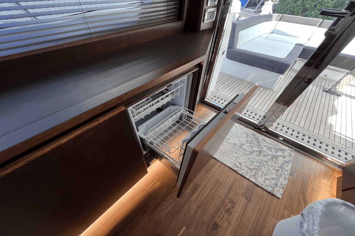 2020 Galeon
                                                             550 FLY Image Thumbnail #27