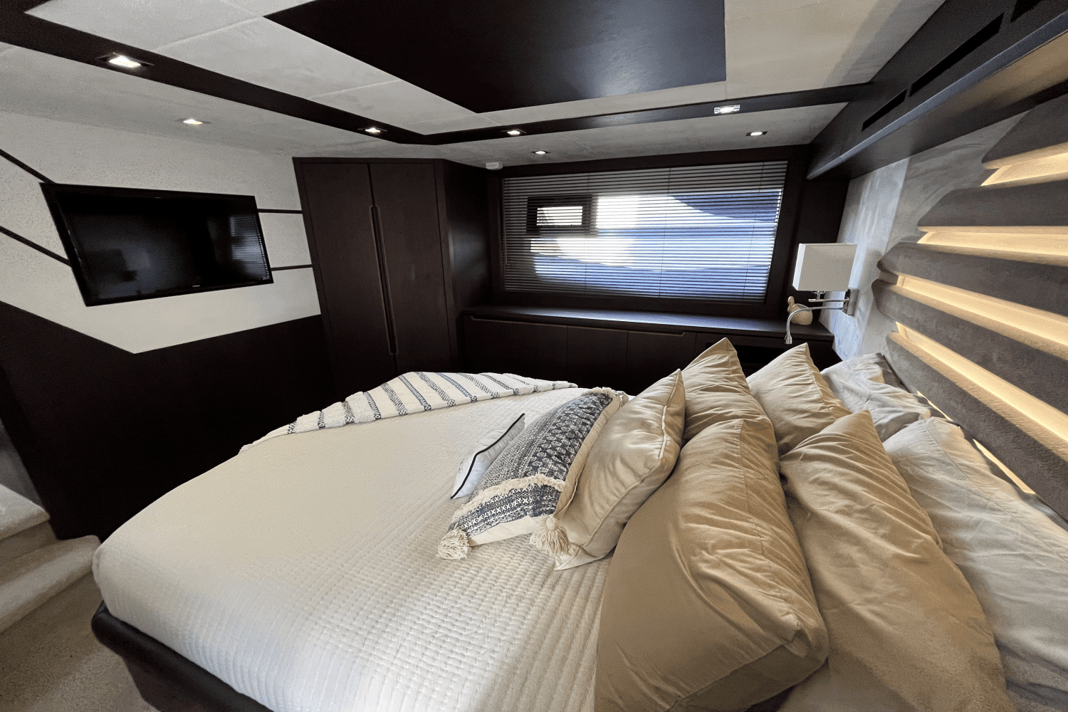 2020 Galeon
                                                             550 FLY Image Thumbnail #49