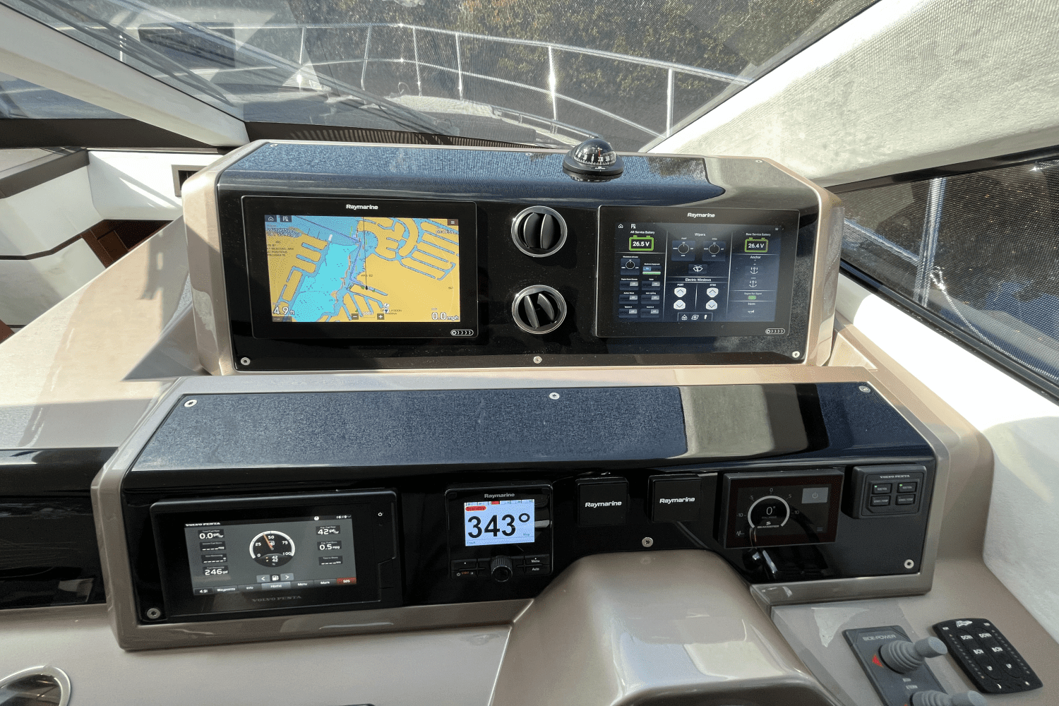 2020 Galeon
                                                             550 FLY Image Thumbnail #38