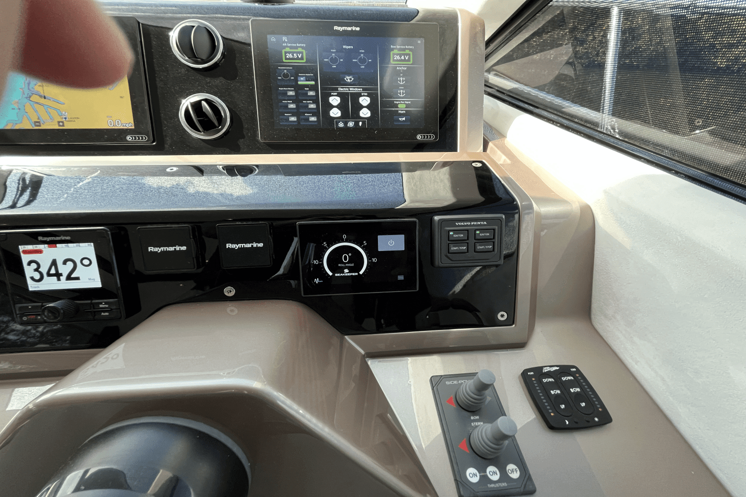 2020 Galeon
                                                             550 FLY Image Thumbnail #39