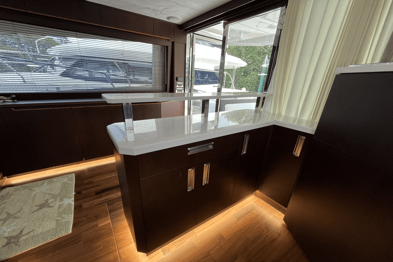 2020 Galeon
                                                             550 FLY Image Thumbnail #25