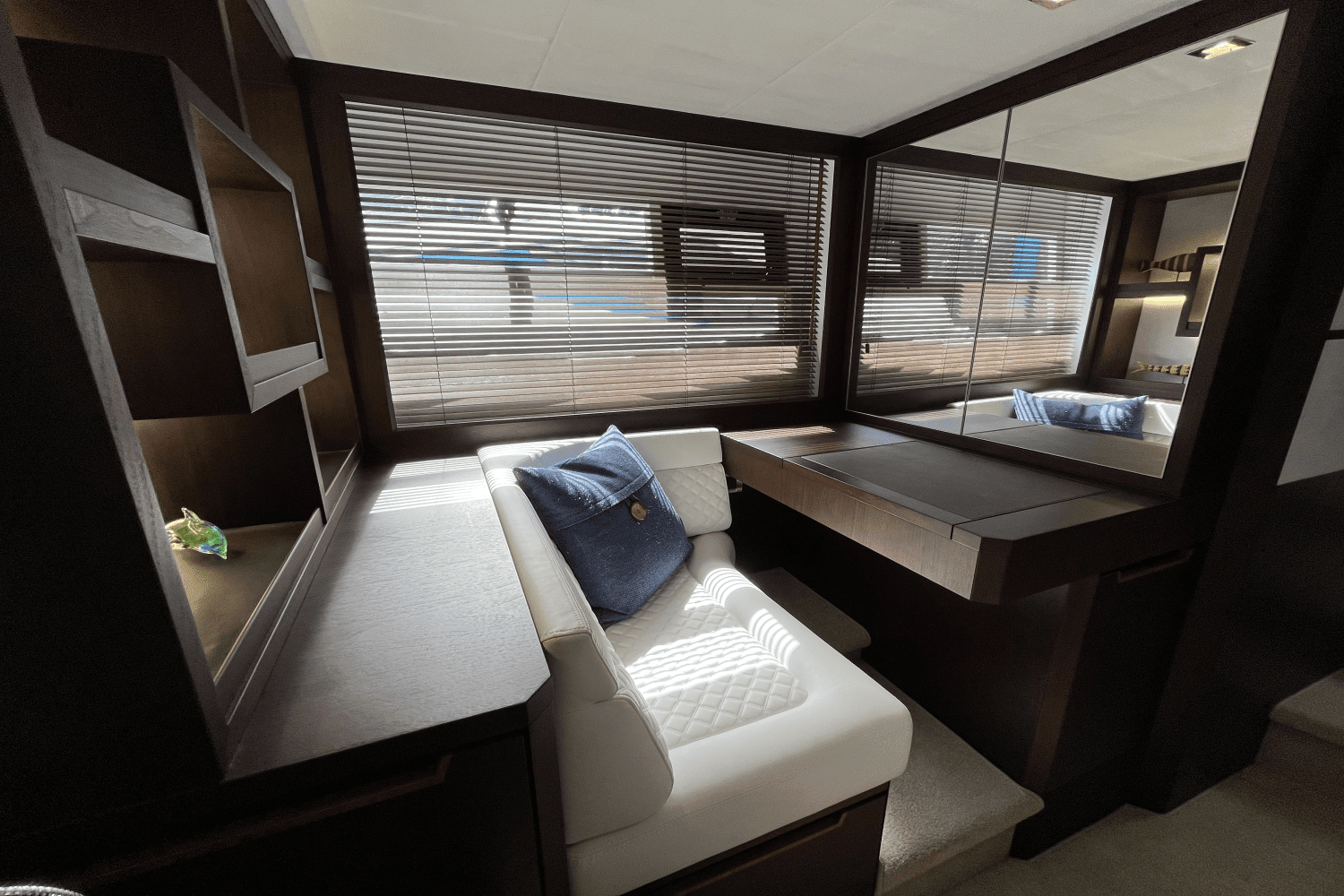 2020 Galeon
                                                             550 FLY Image Thumbnail #52