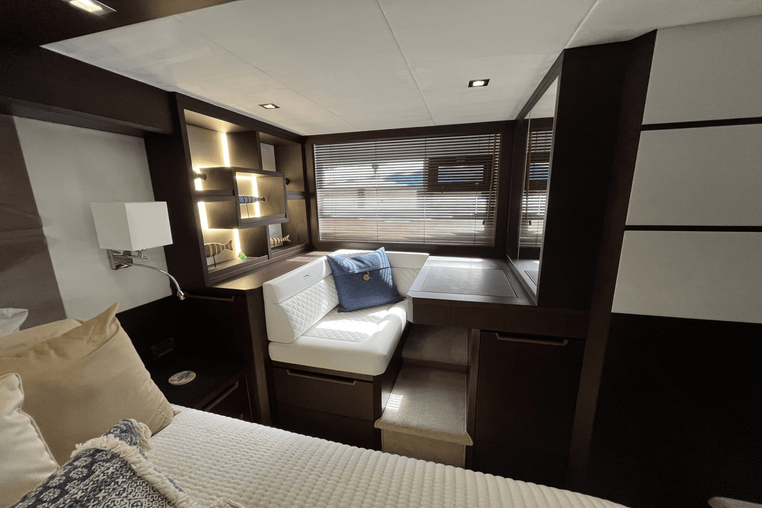 2020 Galeon
                                                             550 FLY Image Thumbnail #51