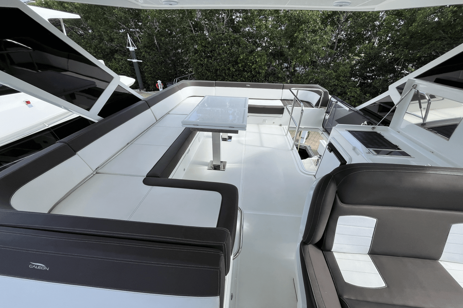 2020 Galeon
                                                             550 FLY Image Thumbnail #9