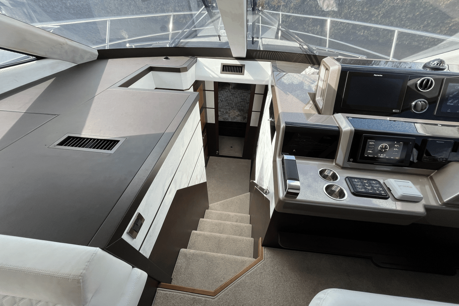 2020 Galeon
                                                             550 FLY Image Thumbnail #44