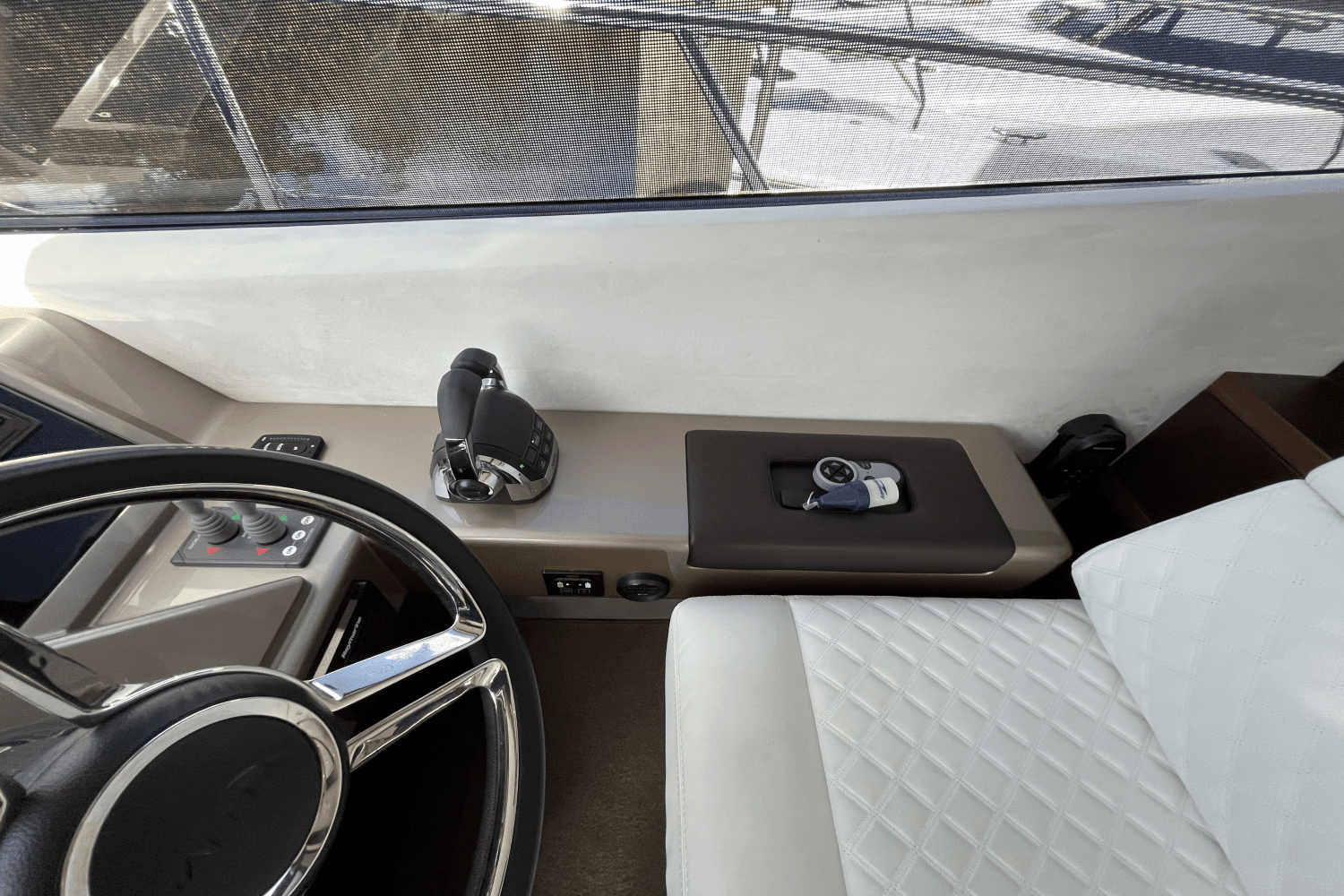 2020 Galeon
                                                             550 FLY Image Thumbnail #41