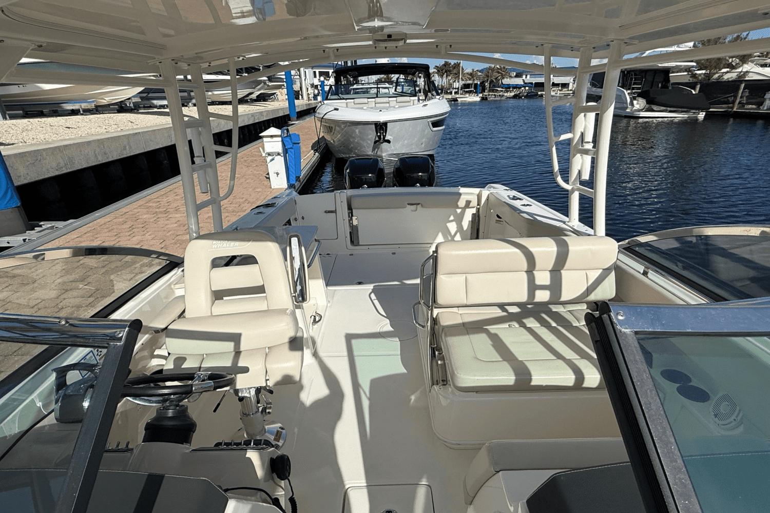 2018 Boston Whaler 270 VANTAGE Image Thumbnail #5