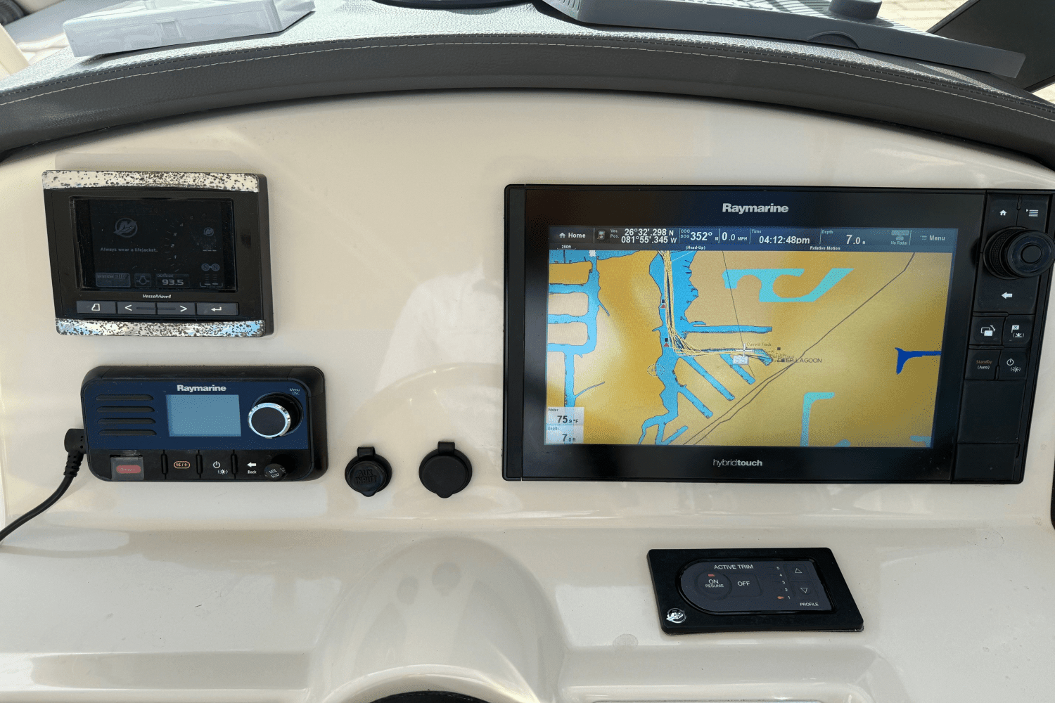 2018 Boston Whaler 270 VANTAGE Image Thumbnail #6