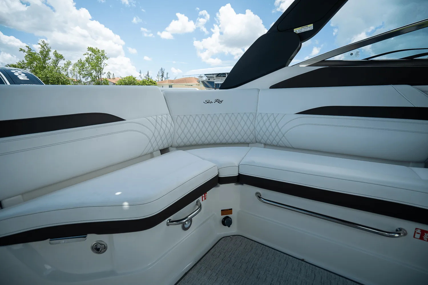 2026 Sea Ray SLX 260 Outboard Image Thumbnail #7