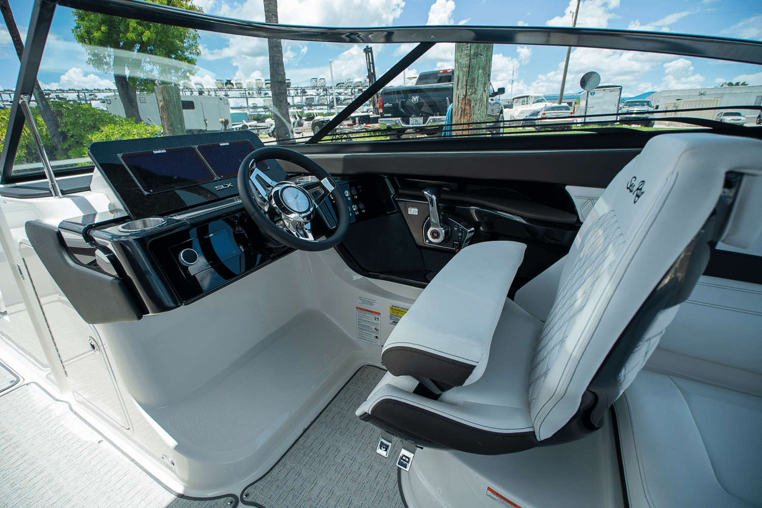 2026 Sea Ray 260SXO Image Thumbnail #9