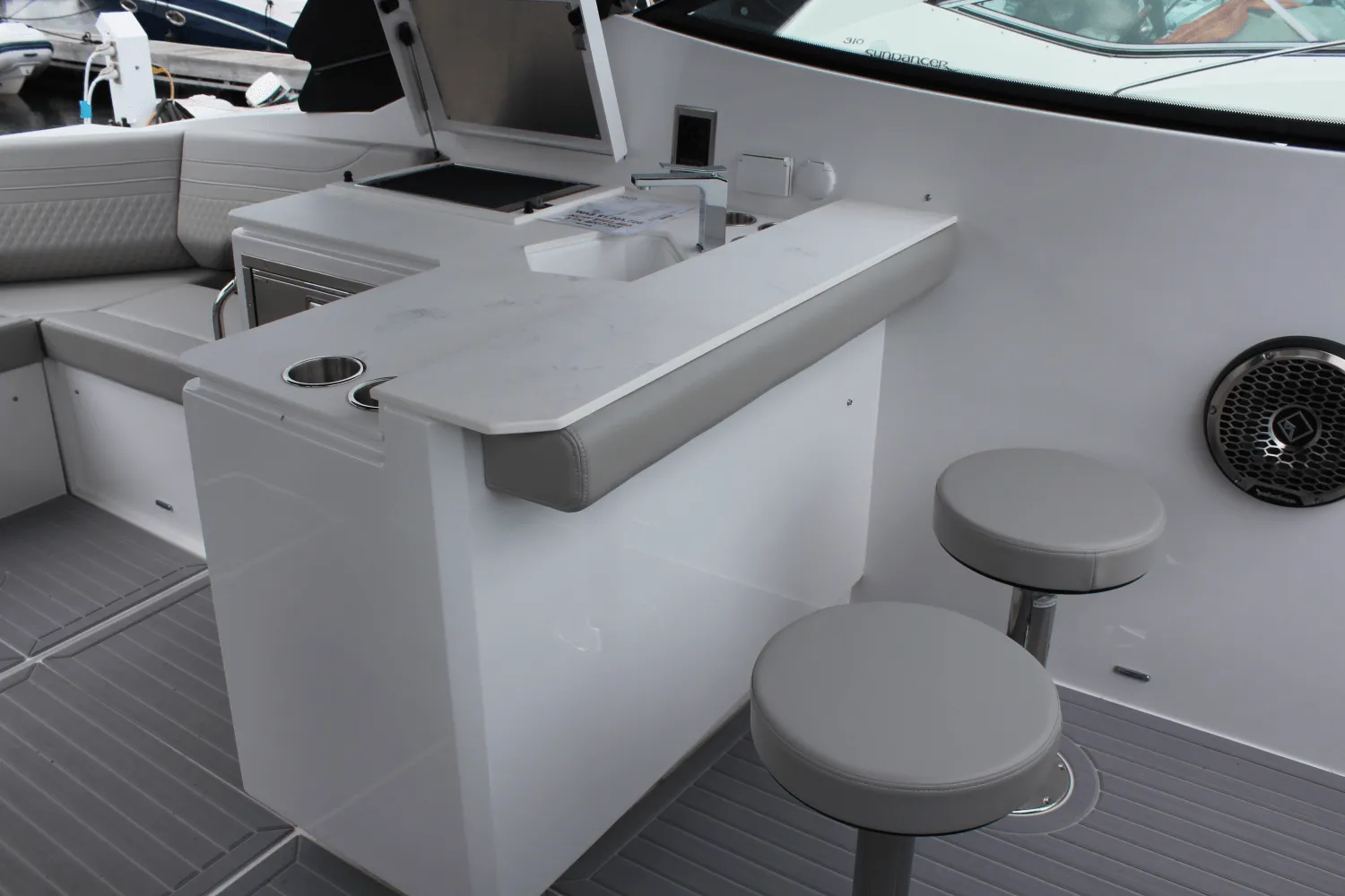 2025 Cruisers Yachts 38 GLS Outboard Image Thumbnail #12
