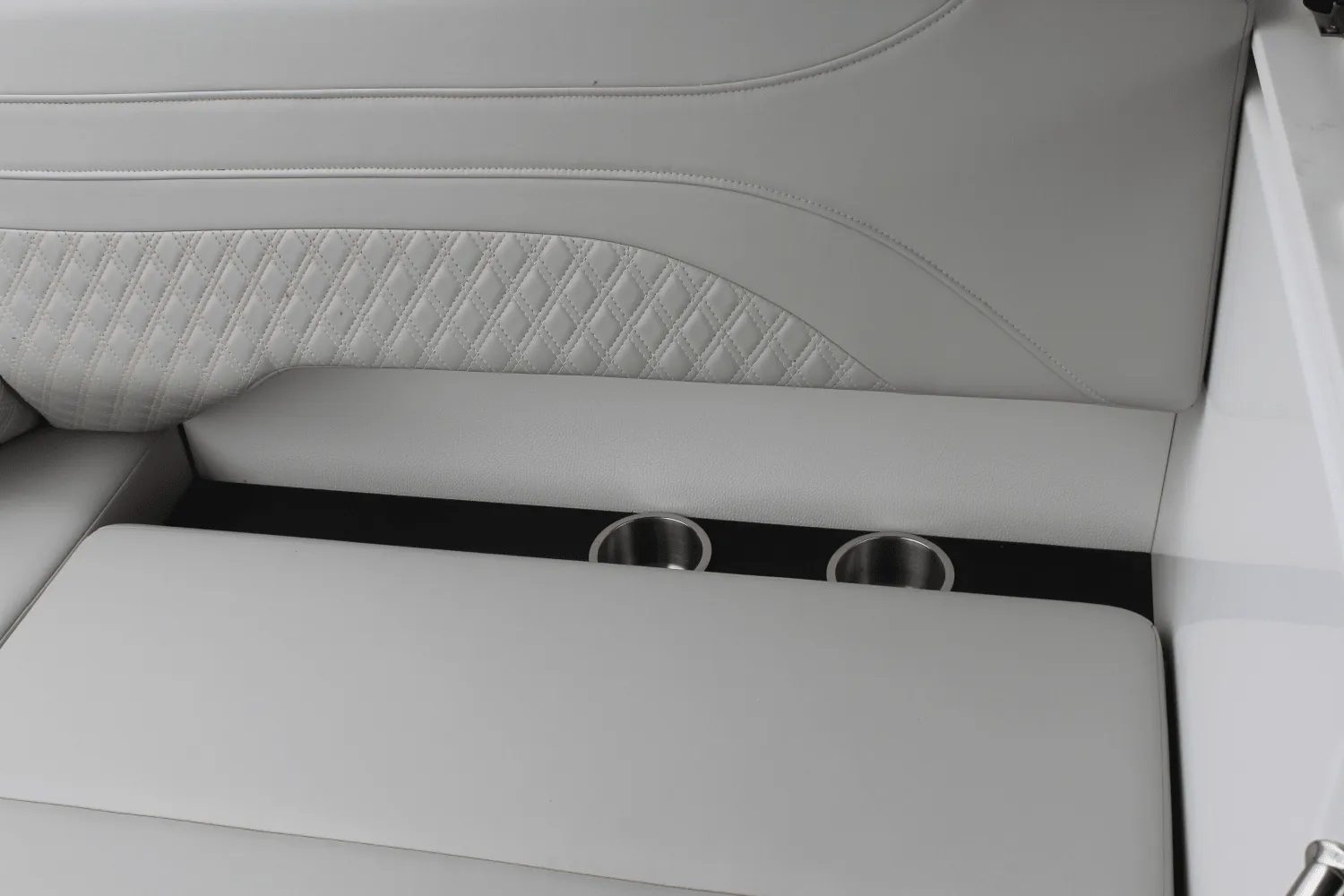 2025 Cruisers Yachts 38 GLS Outboard Image Thumbnail #8