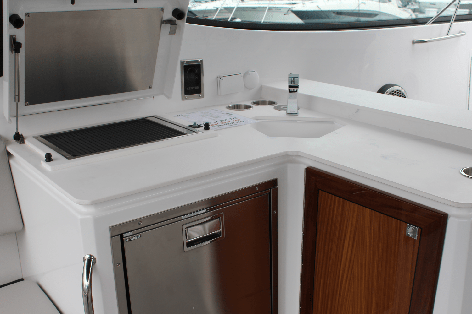 2025 Cruisers Yachts 38 GLS Outboard Image Thumbnail #6