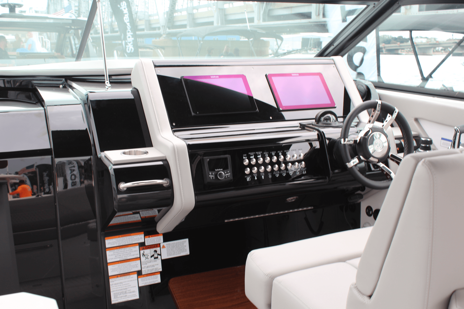 2025 Cruisers Yachts 38 GLS Outboard Image Thumbnail #9