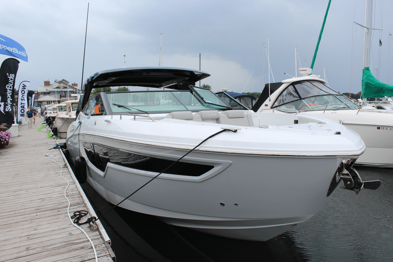 2025 Cruisers Yachts 38 GLS Outboard Image Thumbnail #2