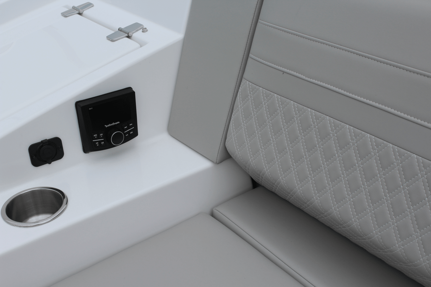 2025 Cruisers Yachts 38 GLS Outboard Image Thumbnail #7