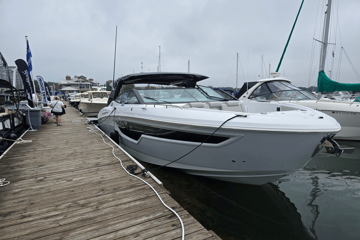 2025 Cruisers Yachts 38 GLS Outboard Image Thumbnail #1