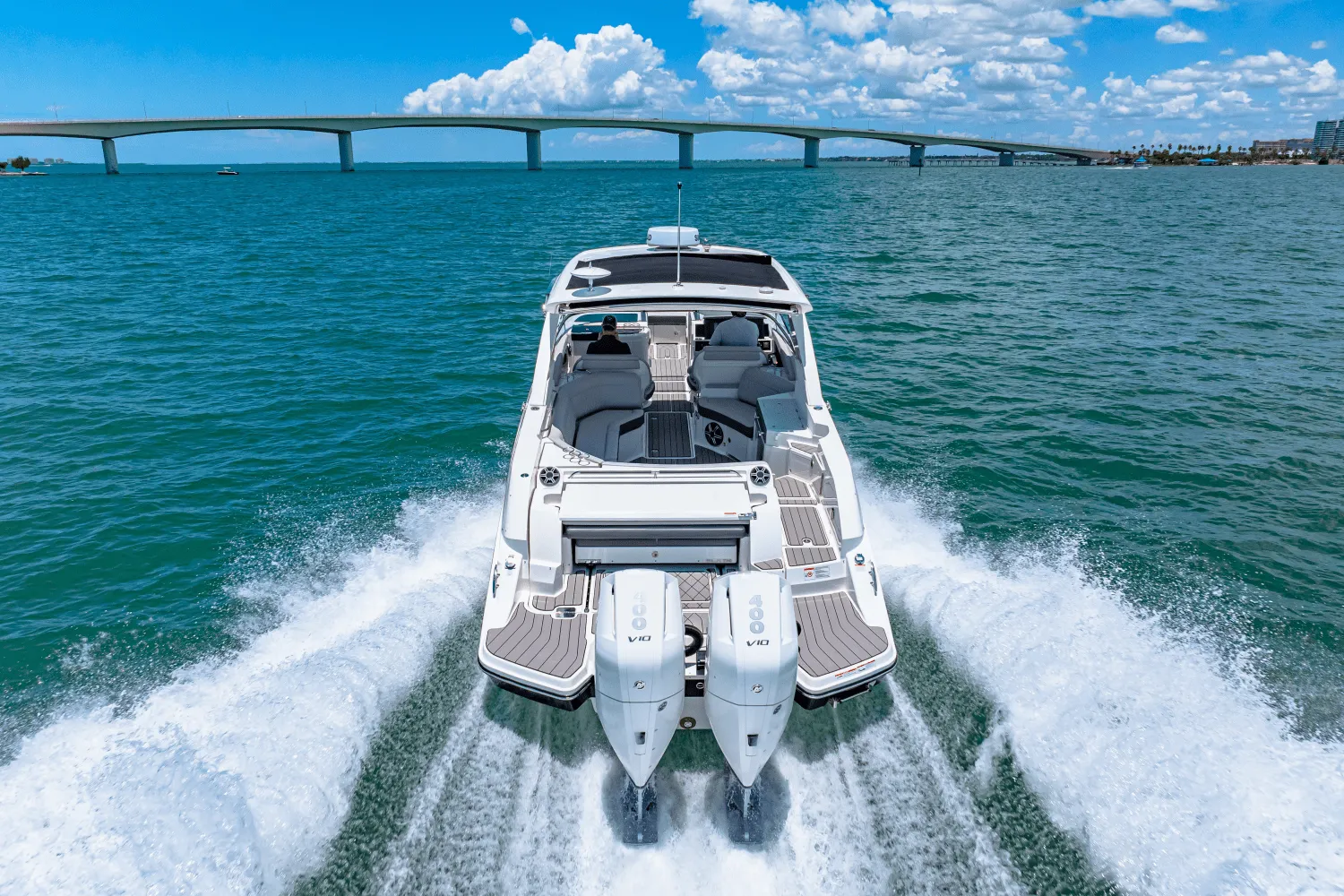2026 Sea Ray SLX 350 Outboard Image Thumbnail #26