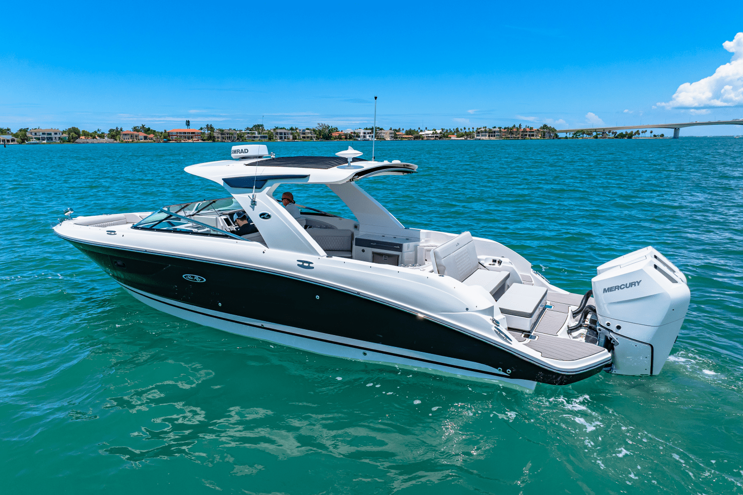 2026 Sea Ray SLX 350 Outboard Image Thumbnail #10