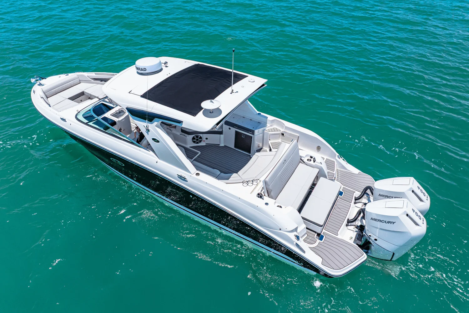 2026 Sea Ray SLX 350 Outboard Image Thumbnail #11