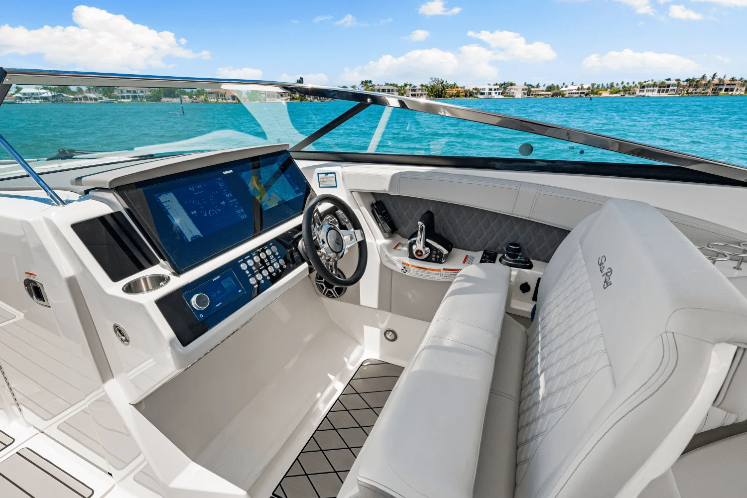 2026 Sea Ray SLX 350 Outboard Image Thumbnail #42