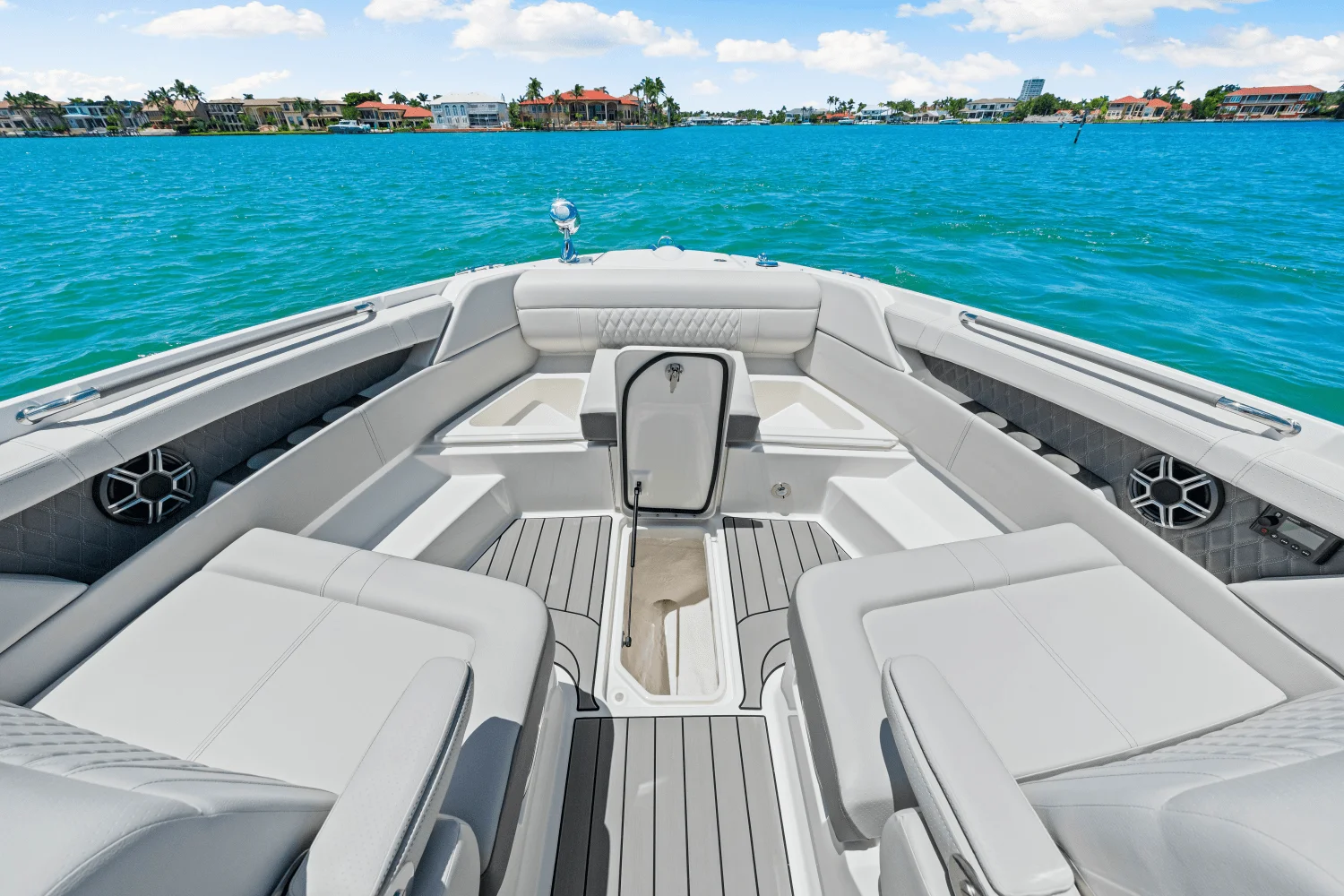 2026 Sea Ray SLX 350 Outboard Image Thumbnail #47