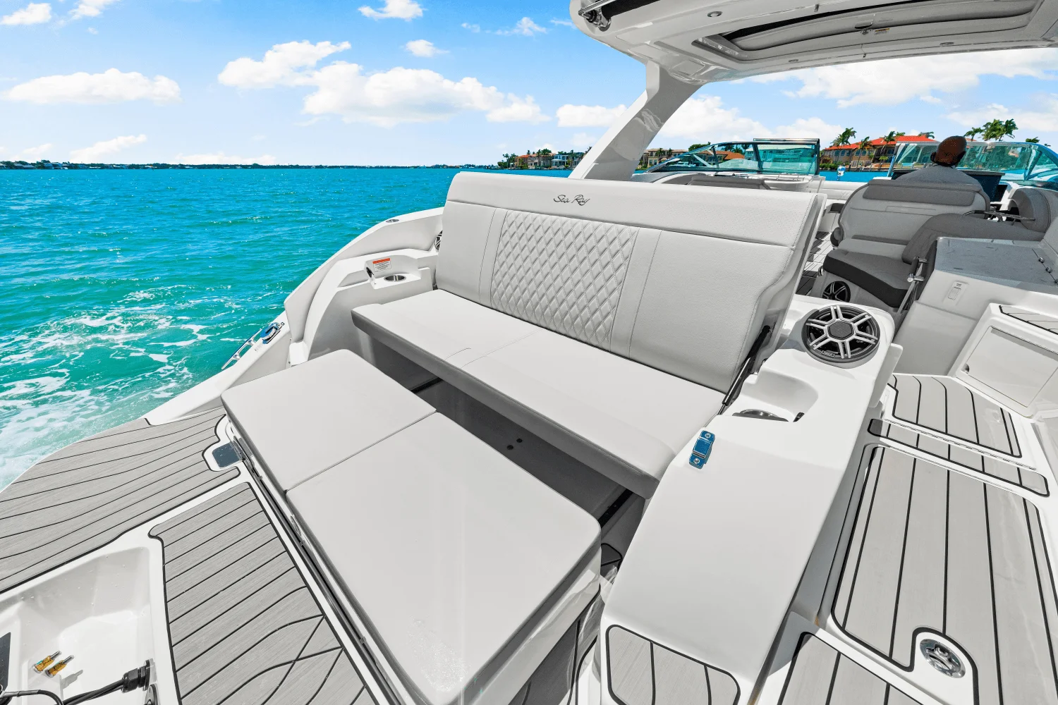 2026 Sea Ray SLX 350 Outboard Image Thumbnail #29