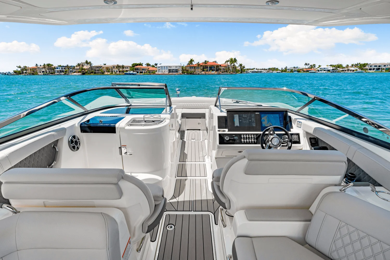 2026 Sea Ray SLX 350 Outboard Image Thumbnail #41