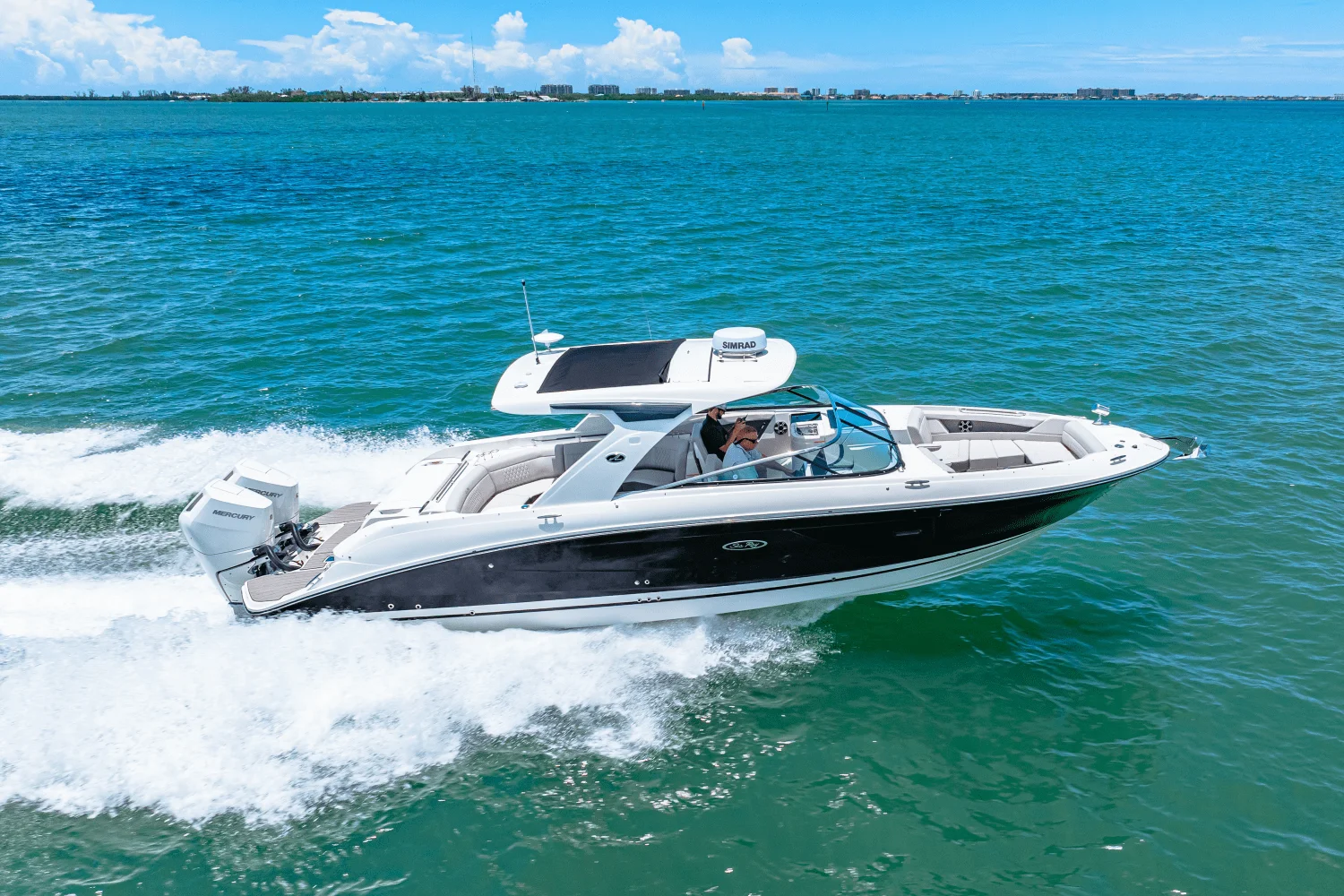 2026 Sea Ray SLX 350 Outboard Image Thumbnail #15