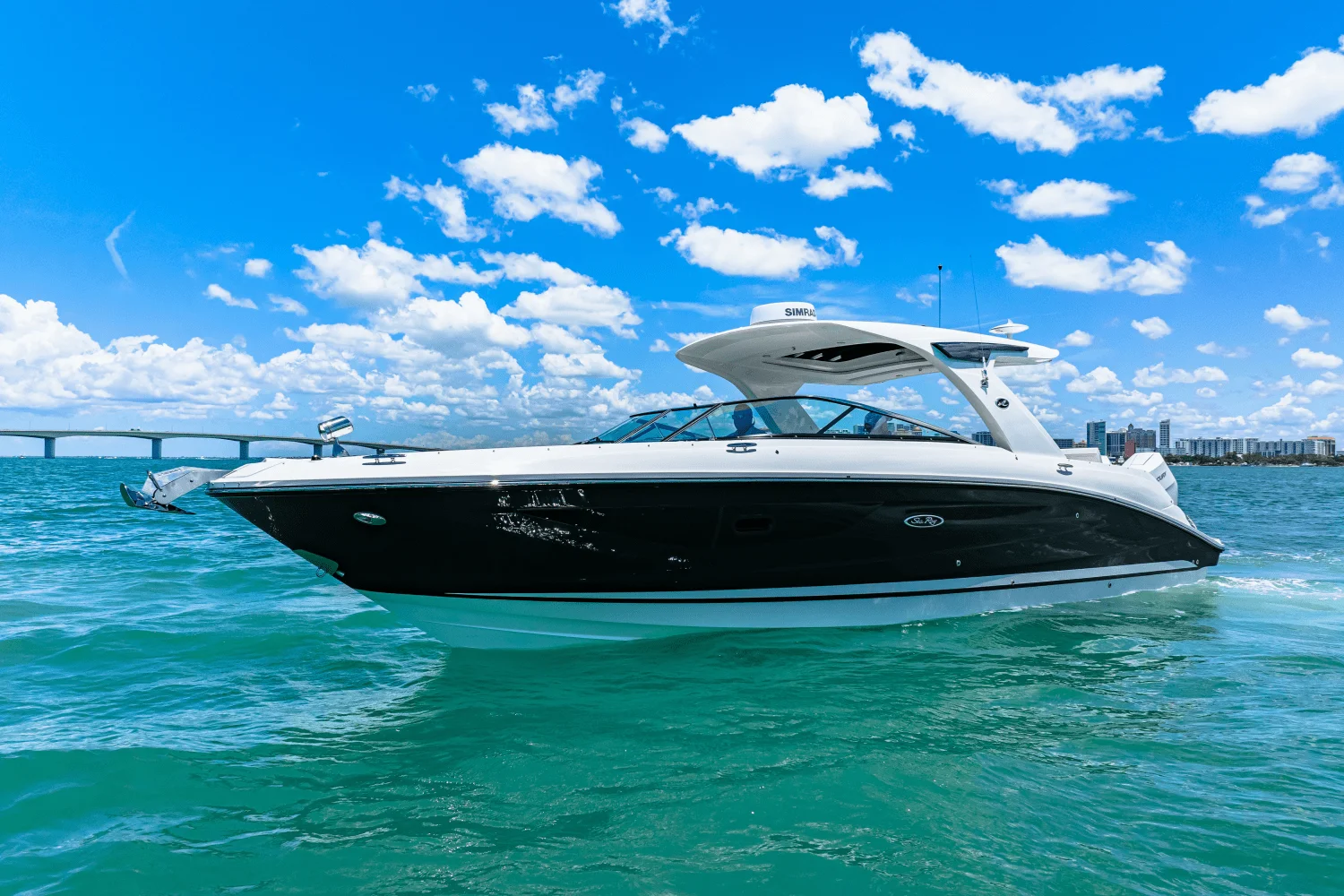 2026 Sea Ray SLX 350 Outboard Image Thumbnail #9