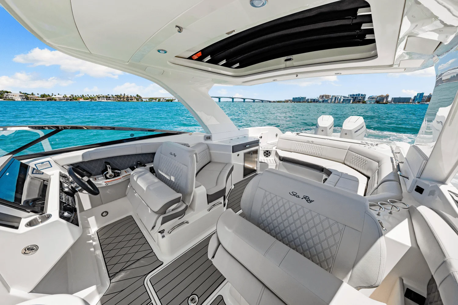 2026 Sea Ray SLX 350 Outboard Image Thumbnail #39