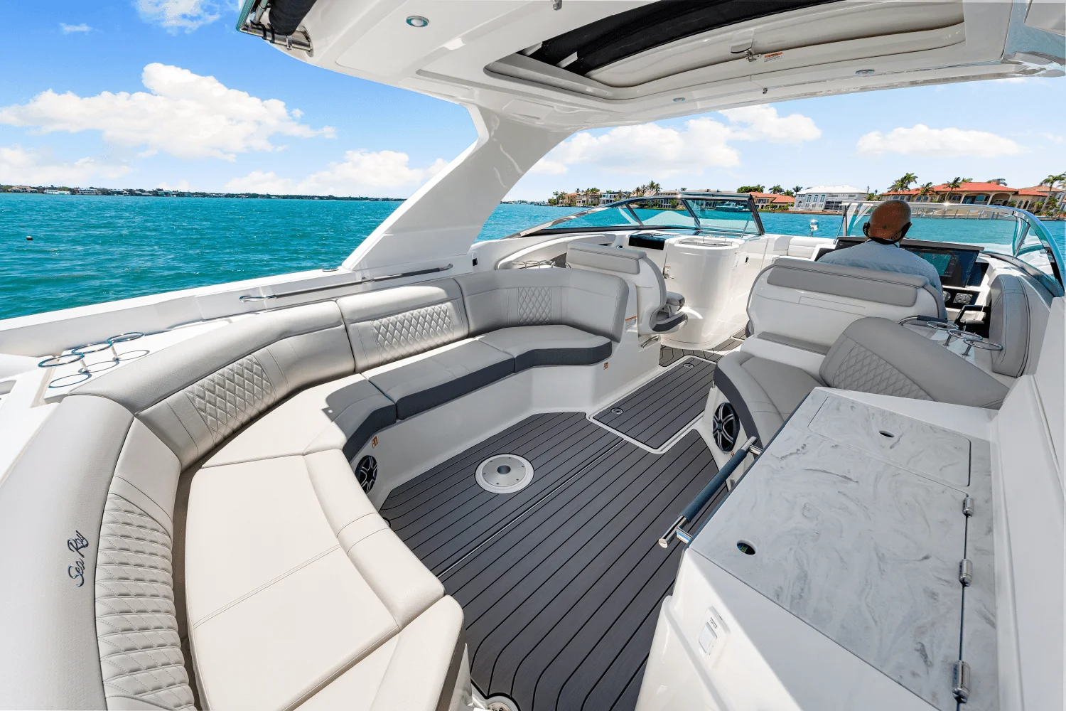 2026 Sea Ray SLX 350 Outboard Image Thumbnail #33