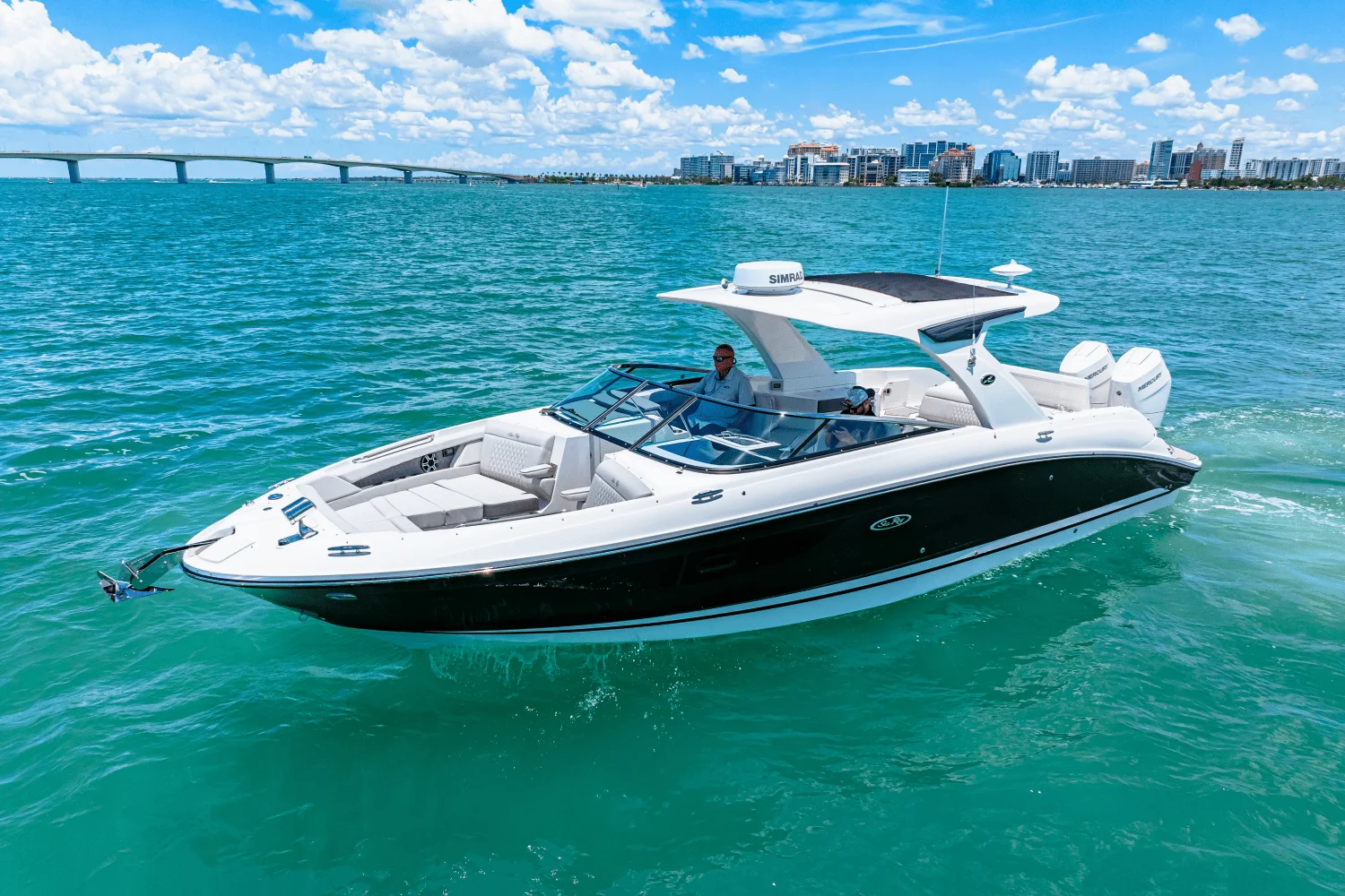 2026 Sea Ray SLX 350 Outboard Image Thumbnail #7