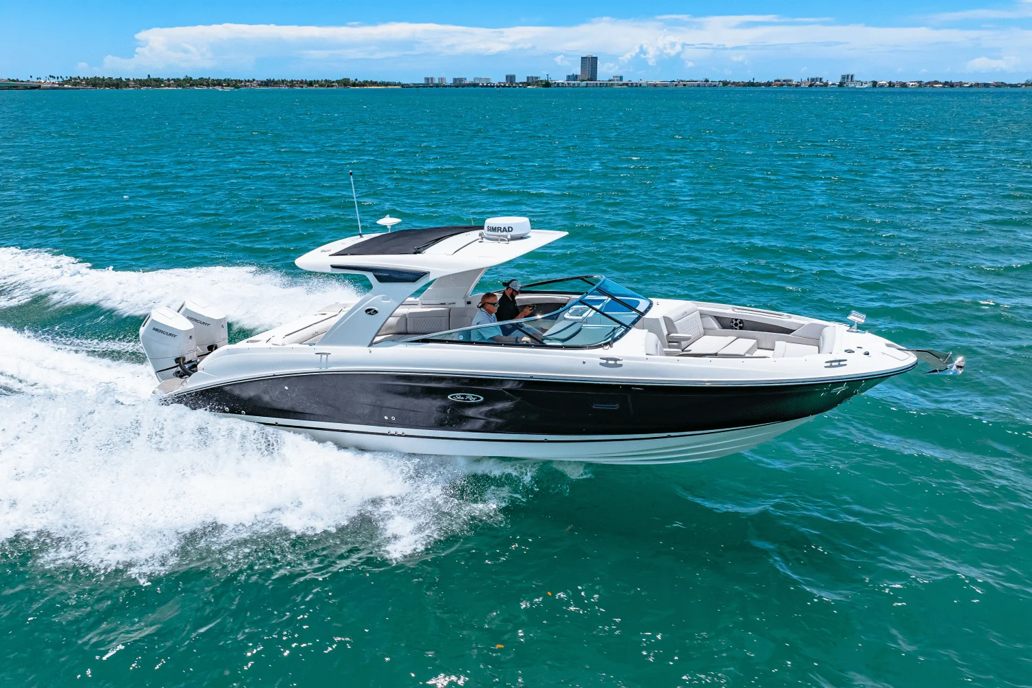 2026 Sea Ray SLX 350 Outboard Image Thumbnail #16