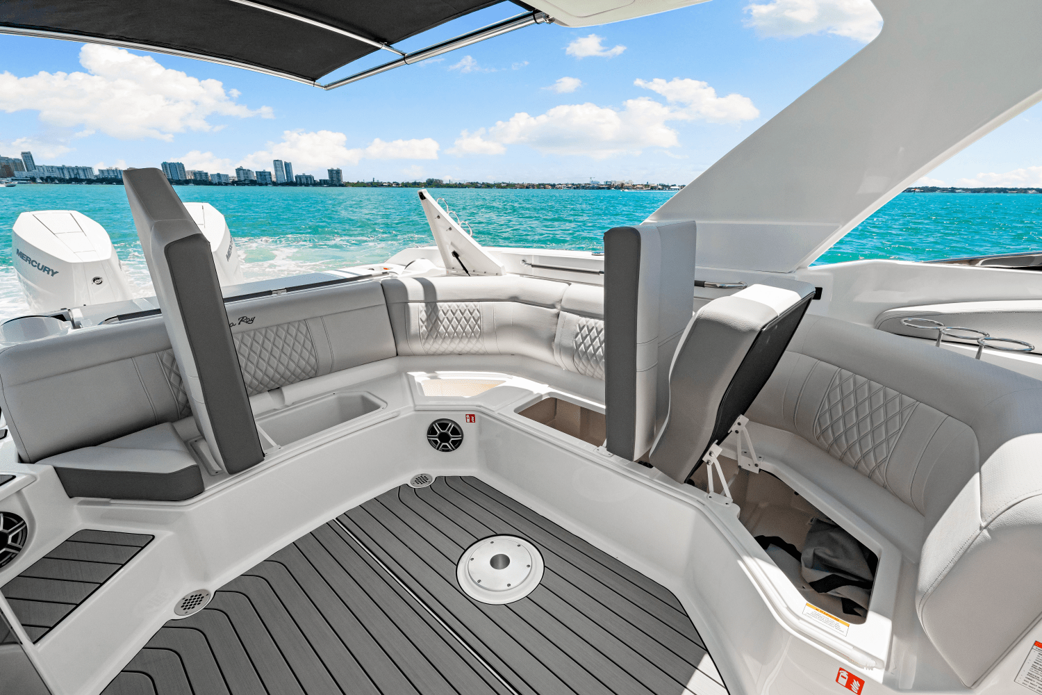 2026 Sea Ray SLX 350 Outboard Image Thumbnail #38