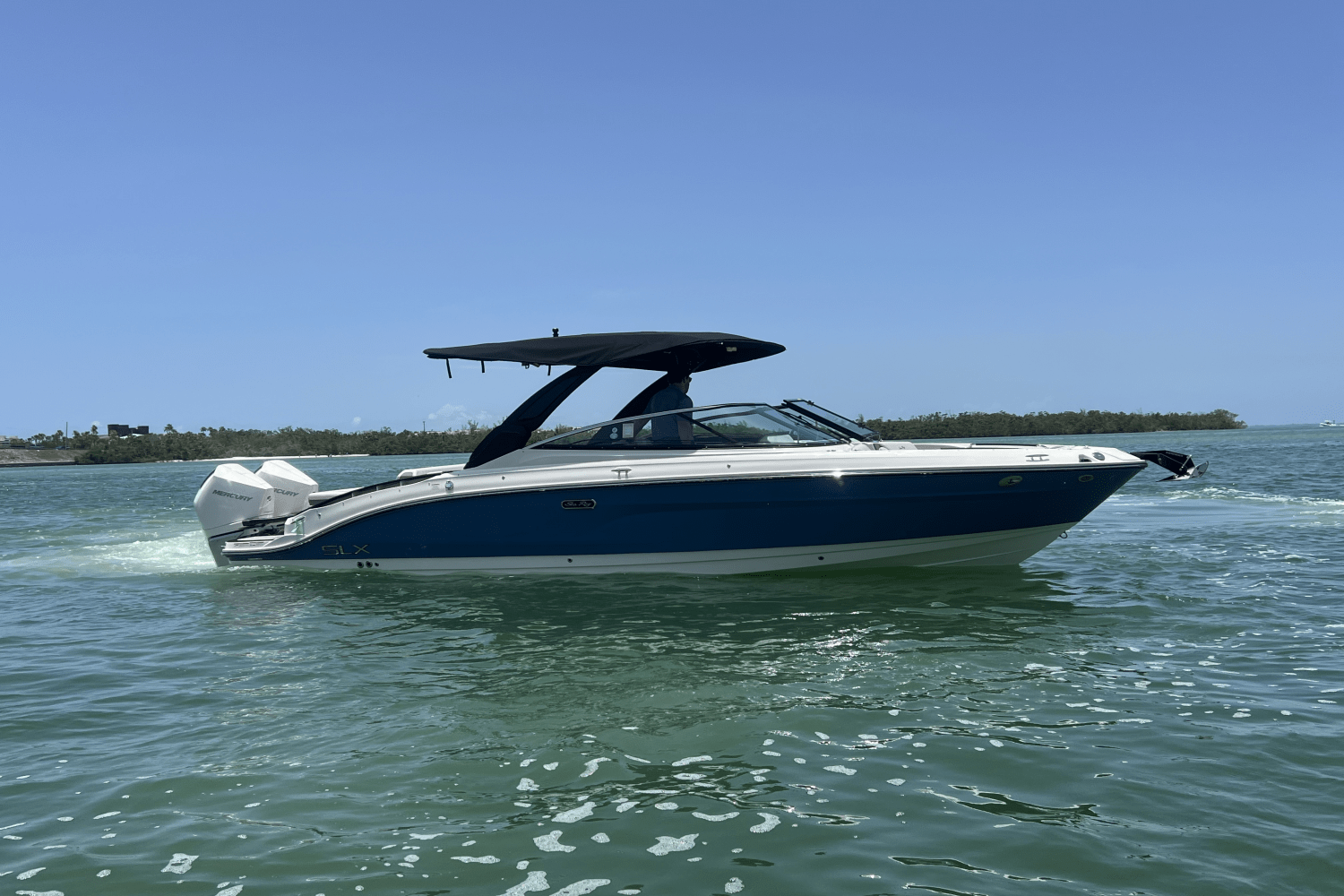 2025 Sea Ray SLX 280 Image Thumbnail #3