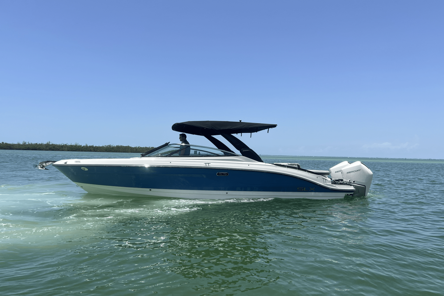 2025 Sea Ray SLX 280 Image Thumbnail #1