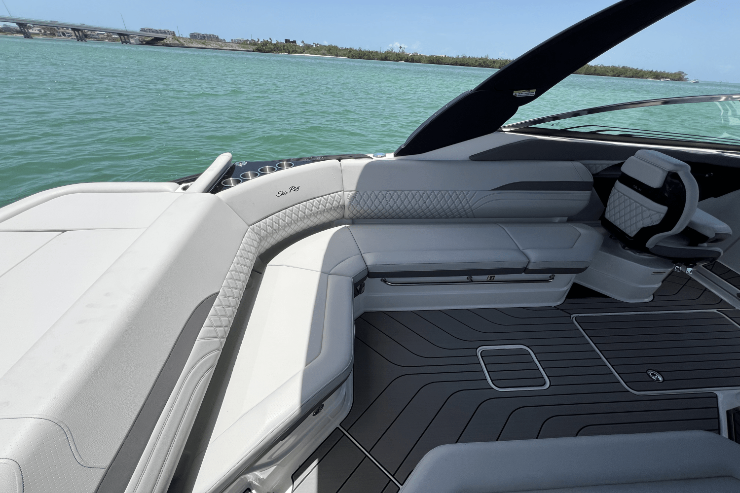 2025 Sea Ray SLX 280 Image Thumbnail #25