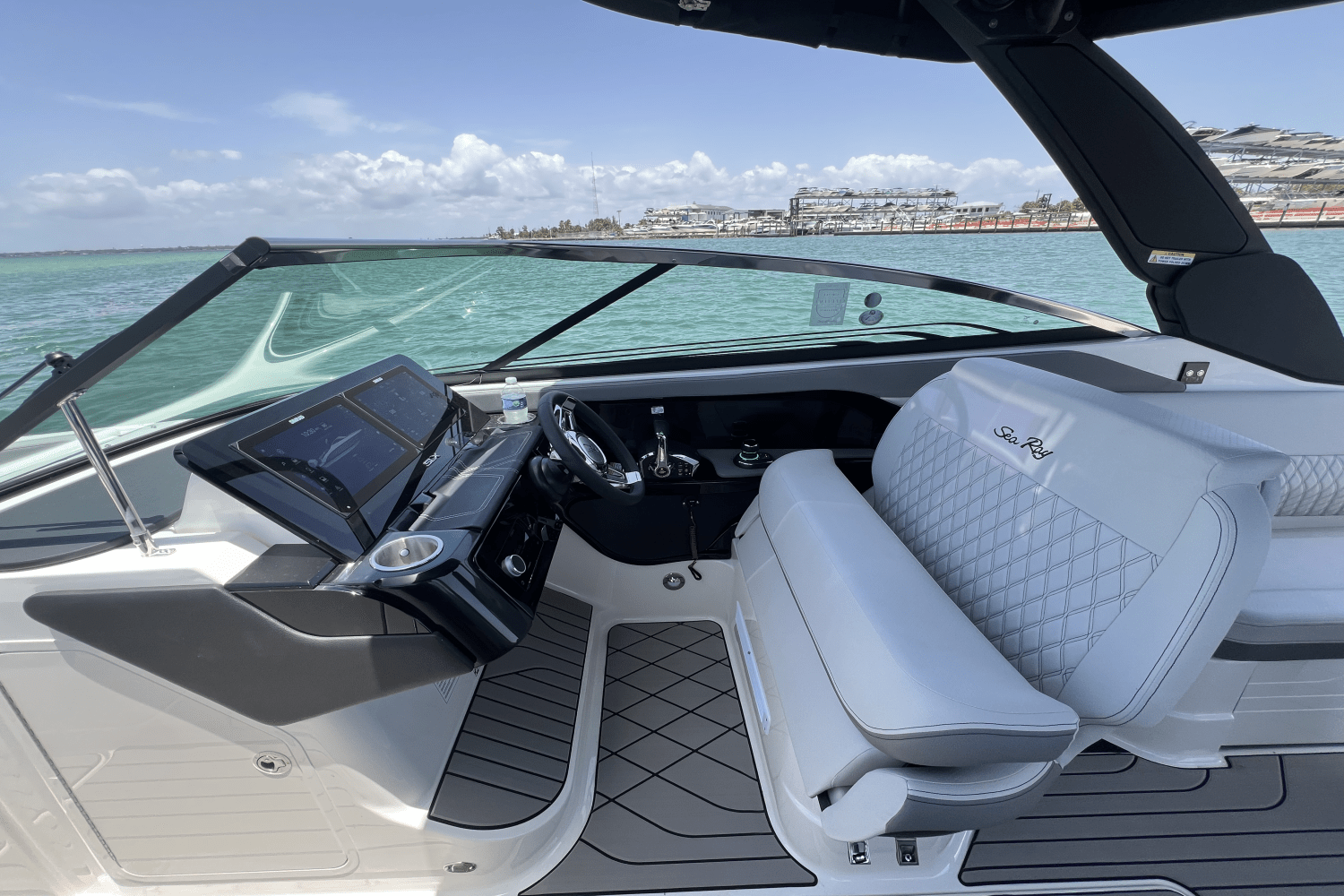 2025 Sea Ray SLX 280 Image Thumbnail #7