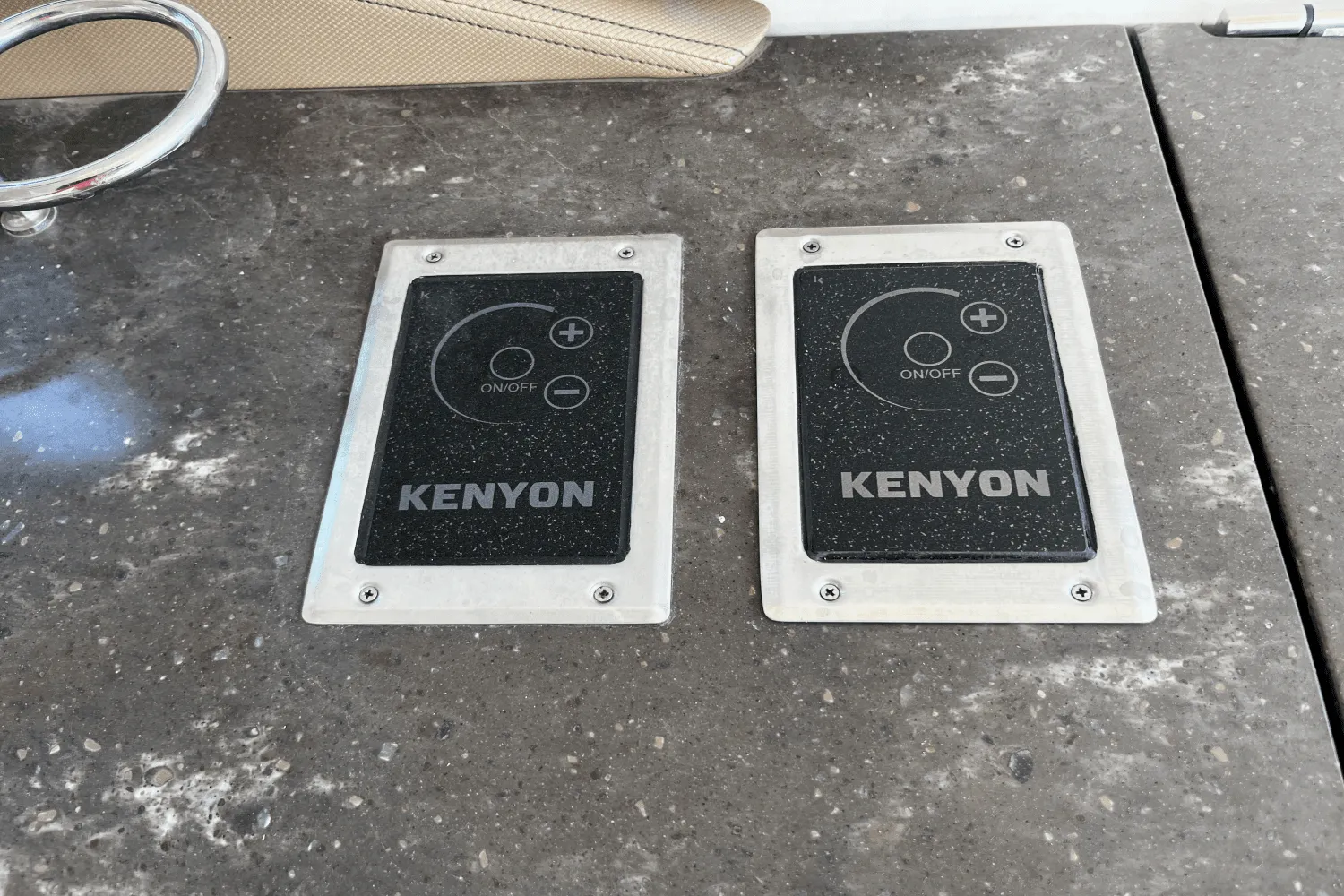 2019 Sea Ray 400 SLX Image Thumbnail #20