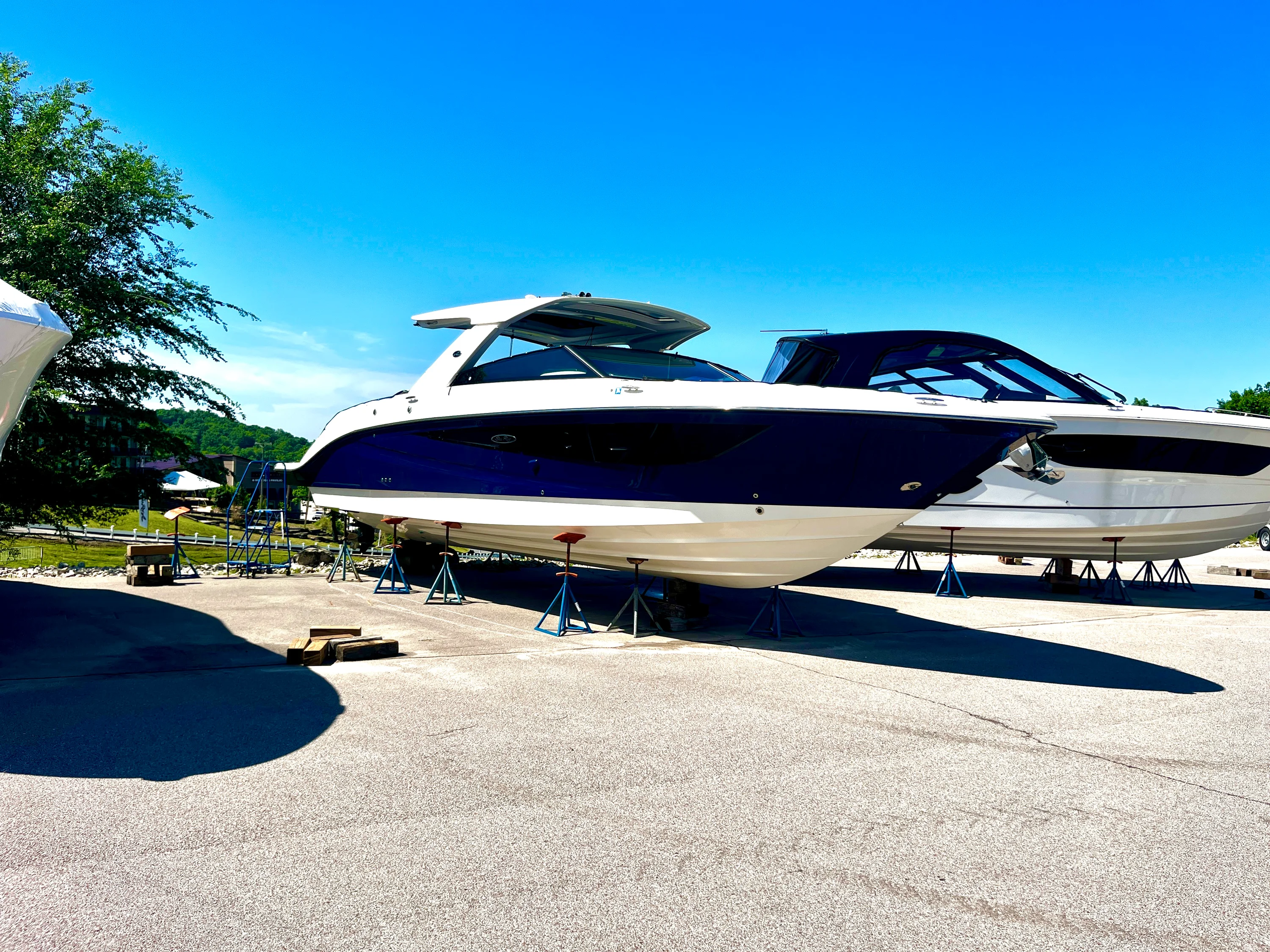 2019 Sea Ray 400 SLX Image Thumbnail #3